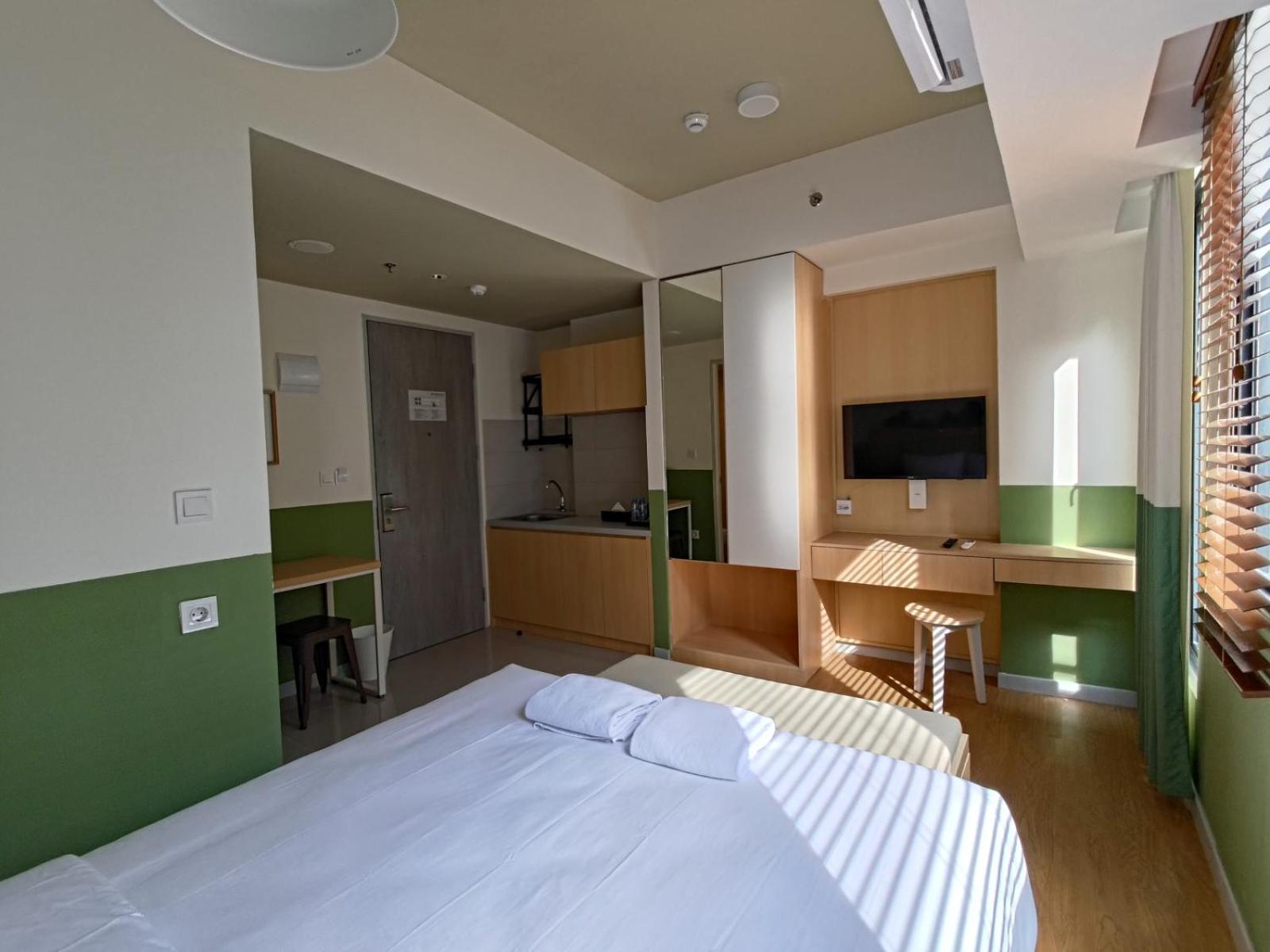 Hotel Osaka Pik2 Тангеранг Экстерьер фото