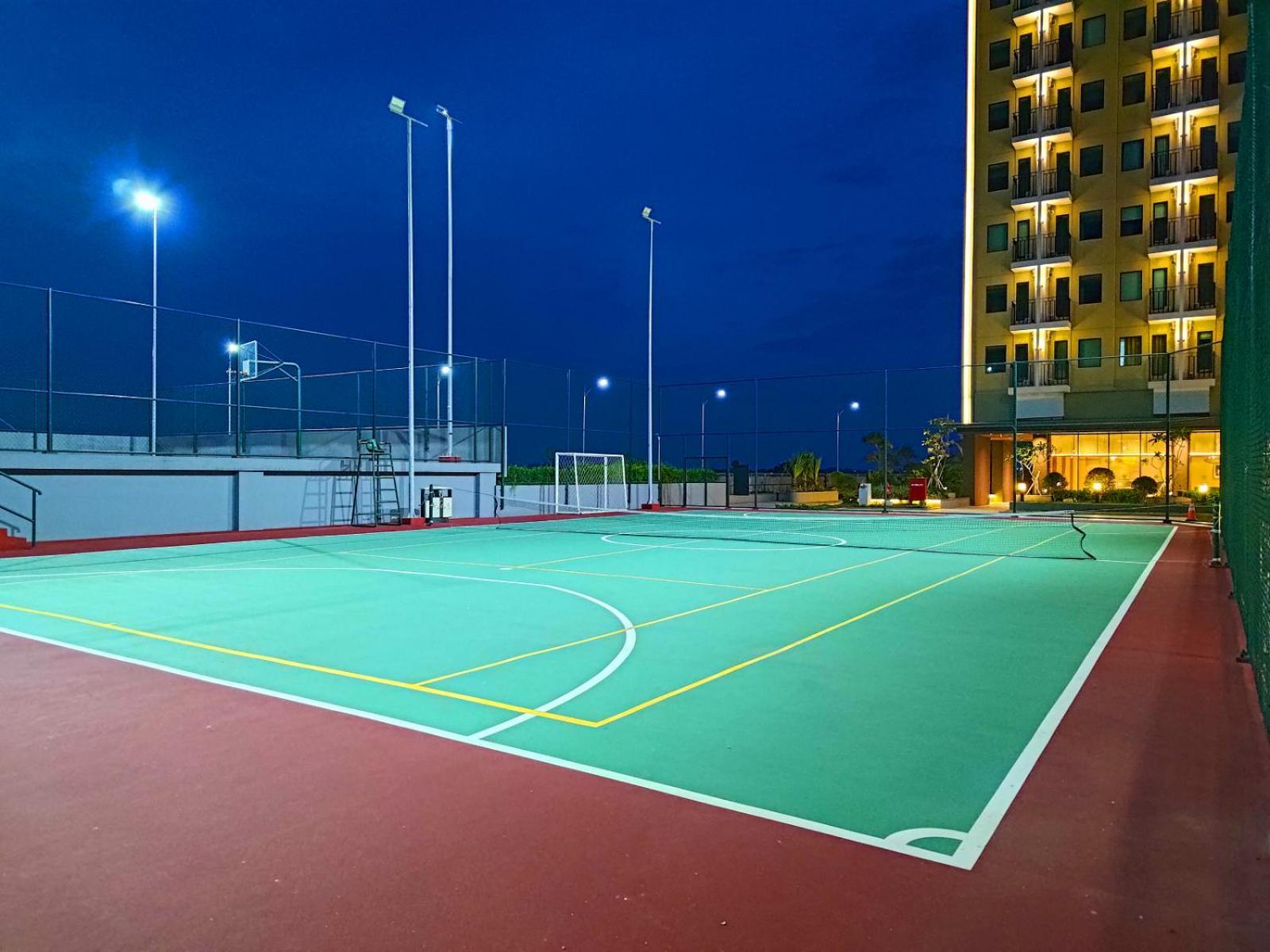 Hotel Osaka Pik2 Тангеранг Экстерьер фото